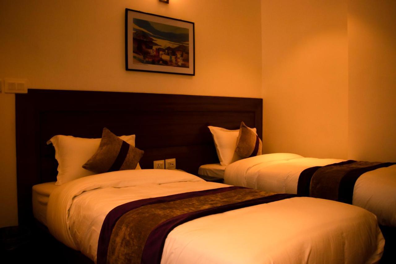 Hotel New Era Катманду Екстериор снимка