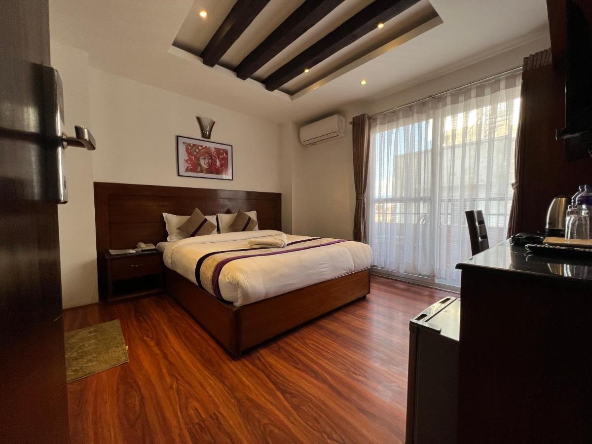 Hotel New Era Катманду Екстериор снимка