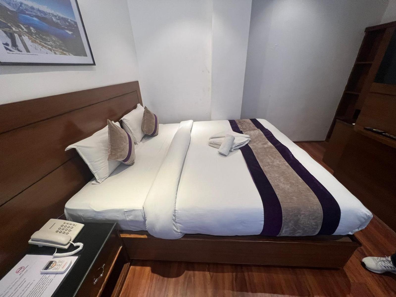 Hotel New Era Катманду Екстериор снимка